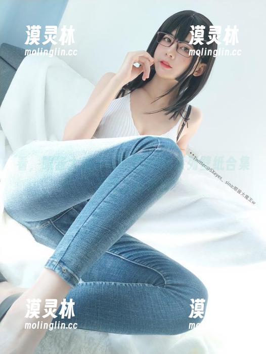 看，眼酱大魔王w的黑丝OL系列壁纸合集，不想工作也行？