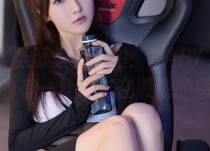 秀人网 – 圣诞季的私拍：BABY_柒来啦！真的有一丝没有在撒糖的感觉？