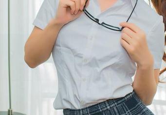 秀人网 – kelly凯莉的礼服合集：为啥下次不带一根搭配和我同行？