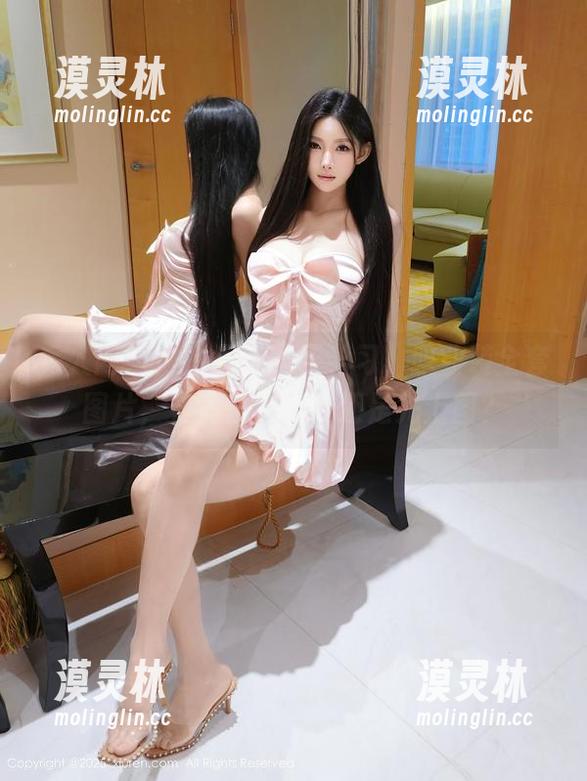 秀人网 - 向古月小同学学习，职业装全套图片，究竟是先工作还是先上图？