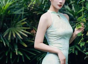 秀人网 – 又是一组被层次感包围的吃白菜的vi菜菜套图，镂空的美尽在其中。