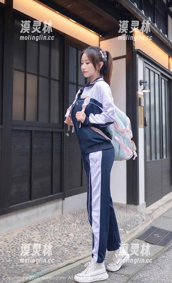 秀人网-小纯子 秀人网 - 纯白写真集重磅更新,小纯子证明:不是我白,是光线实在太任性