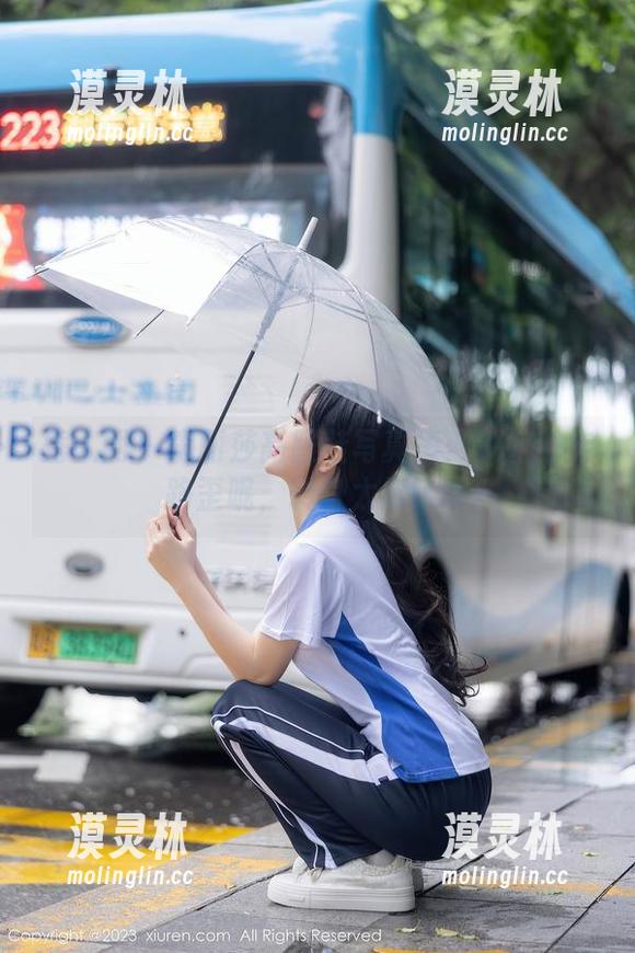 秀人网-李丽莎 秀人网 - 李丽莎高跟鞋写真集:说好的走路歪呢,转身太撩了吧