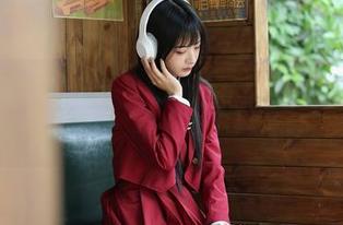 秀人网 – 清妙女友写真集:看她如何用一个眼神就能征服我,啊不,是摄影师!