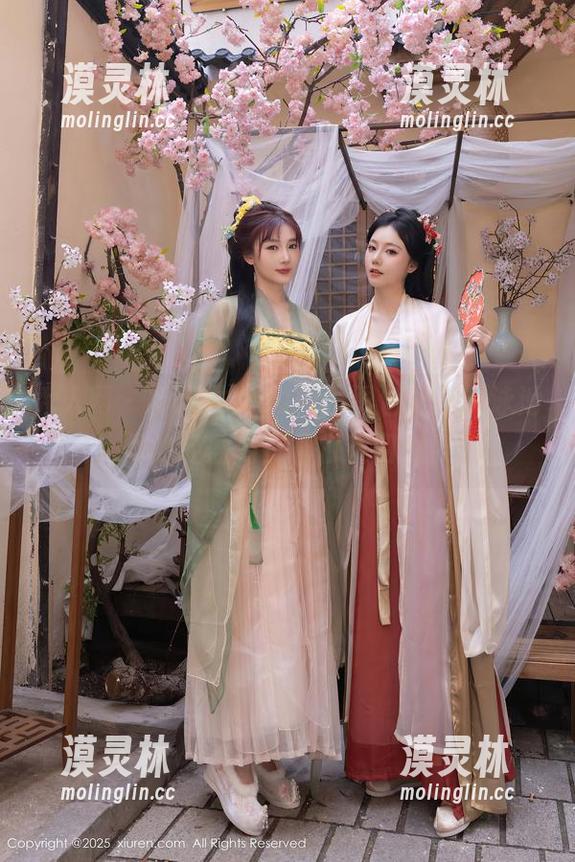 秀人网-盼盼龙女sunny 秀人网 - 盼盼龙女sunny图包更新:泳池里的轻盈舞步,水花四溅!