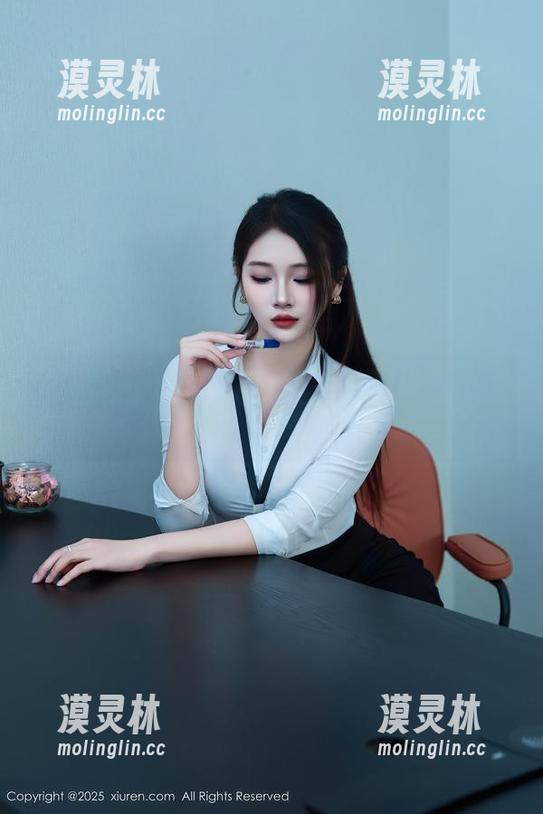 秀人网 - 谢忱倬又来了，兔女郎写真免费送，真该给她点个赞！