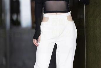 秀人网 – 你见过鹿小茜的死库水写真集吗？下载与否随你便，但这么好可不常有哦！