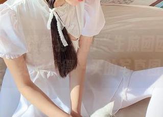 稚乖画册 – 霓裳羽衣的“生煎团团”在小木屋，绝对值得一买的写真图包！