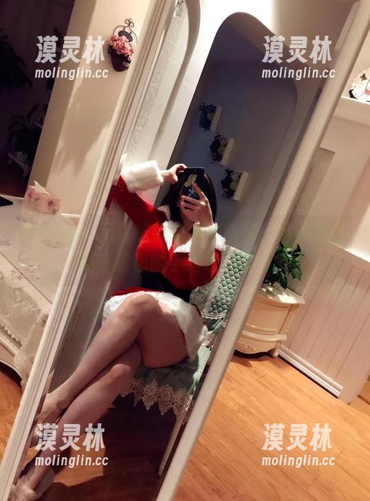 微密圈 - 无法抗拒的地铁图包，童小芯直播精选你的手指滑到哪儿？