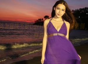 美媛馆 – 我以为我能不被Carina梦绮的红裙迷倒，在线图集来帮我打脸
