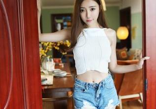美媛馆 – 私拍秀场，牛仔裤穿起来超软：软软爱吃肉我要为你的选择点赞啊！