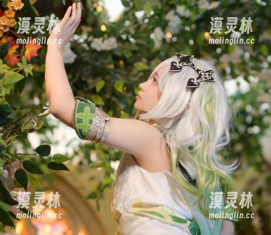 看完莱可Raika的原图，猛地意识到，温柔的诱惑其实现实得不真实。