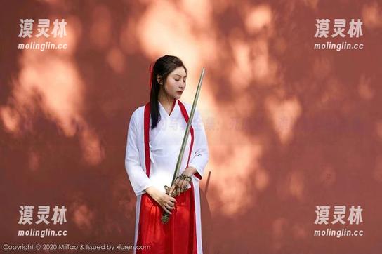 蜜桃社 - 嘘！小魔女lily的写真全集：死库水，难以抵挡的诱惑