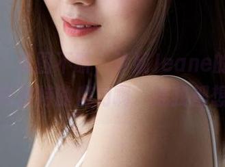 蜜桃社 – 美图不断，珍妮Jeane的白色写真果然有独特的魔力啊，连我都想试试！