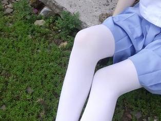 在西尔酱的无圣光宇宙中，女王不再隐秘