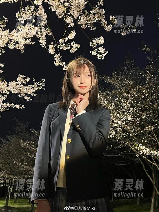 令人窒息的贝儿酱Miki，体操服美图集，丧心病狂的壁纸诱惑！