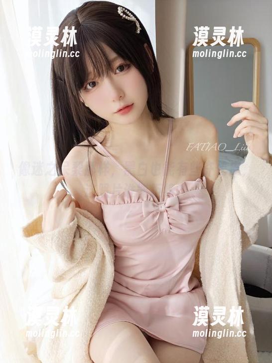 像迷之呆梨那样，黑白也能有些许俏皮，这照片谁能拒绝？