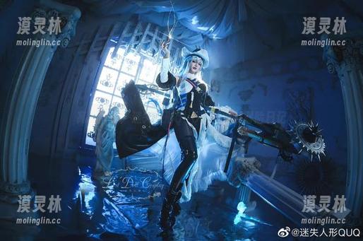 高清共享：迷失人形QUQ的职业装冒险日记