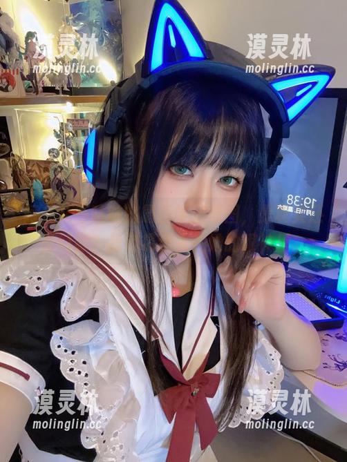 阿九从不咕咕的最新学妹原图，是真实还是幻影？我容易迷失在她的眼神里。
