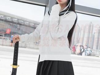 一套制服还不够？雪琪SAMA的全套还得“下载”，视觉灌浆即刻开启！