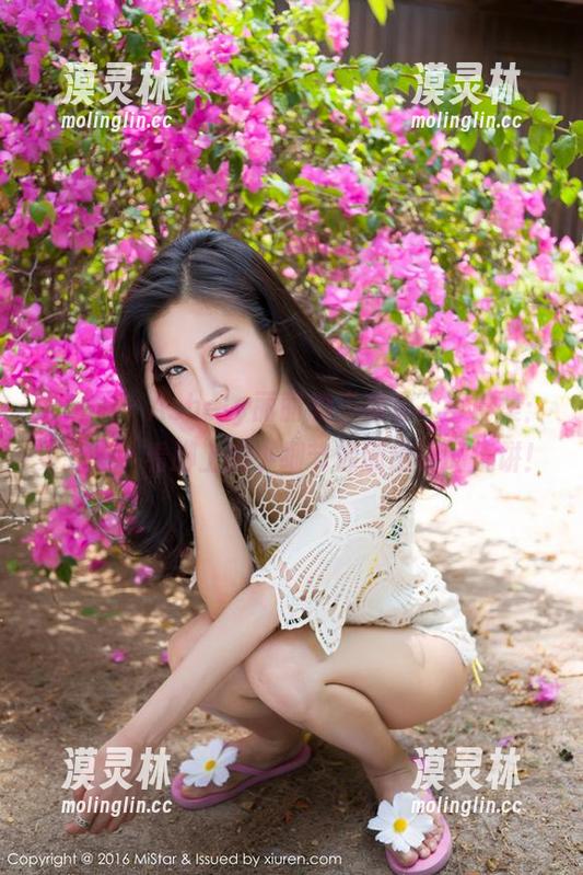 魅妍社-Ashely丽丽 魅妍社 - Ashely丽丽的“美足”写真集:更新中,看脚上的小细节像刚出锅的烧饼!