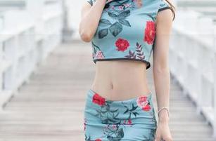 魅妍社 – 图片更新！赵欢颜Jessica在海边玩水稀奇事，是真的么？