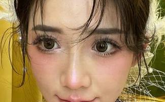 微密圈 – 黎允熙的枣红睡裙：看得见的美！别忘了下载链接在这哦。